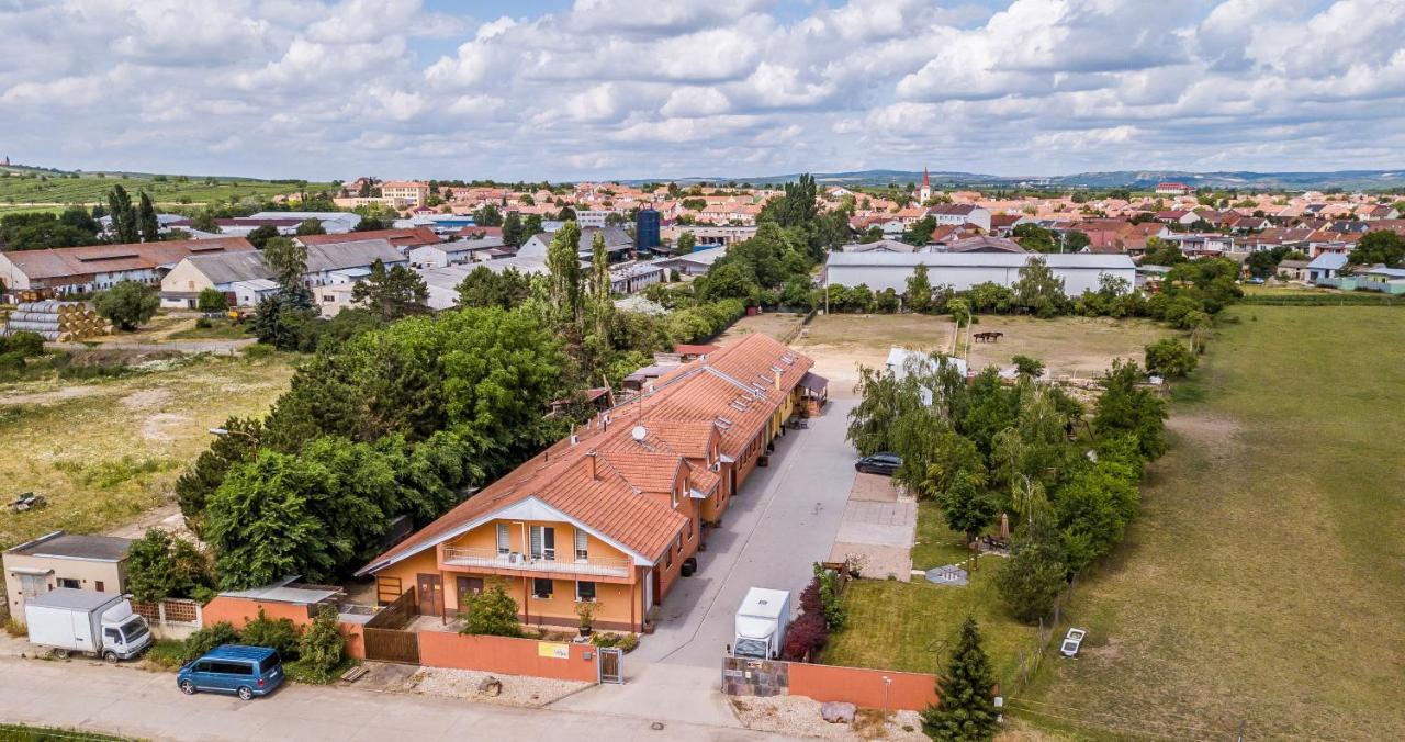 Penzion U Dablova Kopyta Rakvice 外观 照片